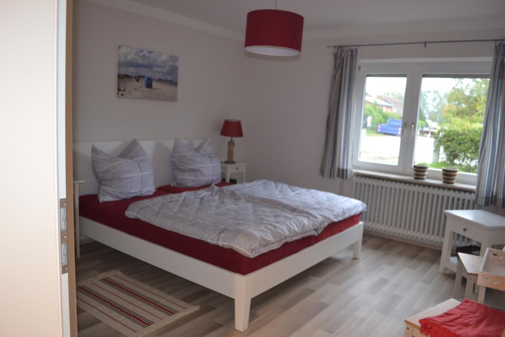 Hotel&Ferienunterkünfte Hus Seeblick Fehmarn Zimmer foto